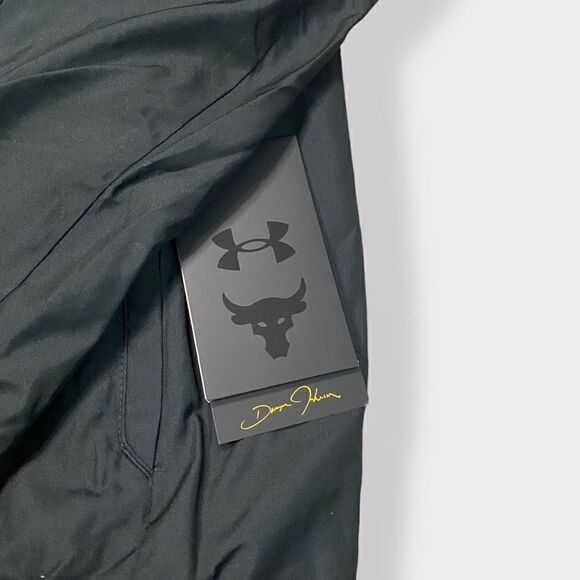 Under Armour Mens Project Rock Brahma Black/ White Jacket size XL New with Tags - Picture 4 of 9